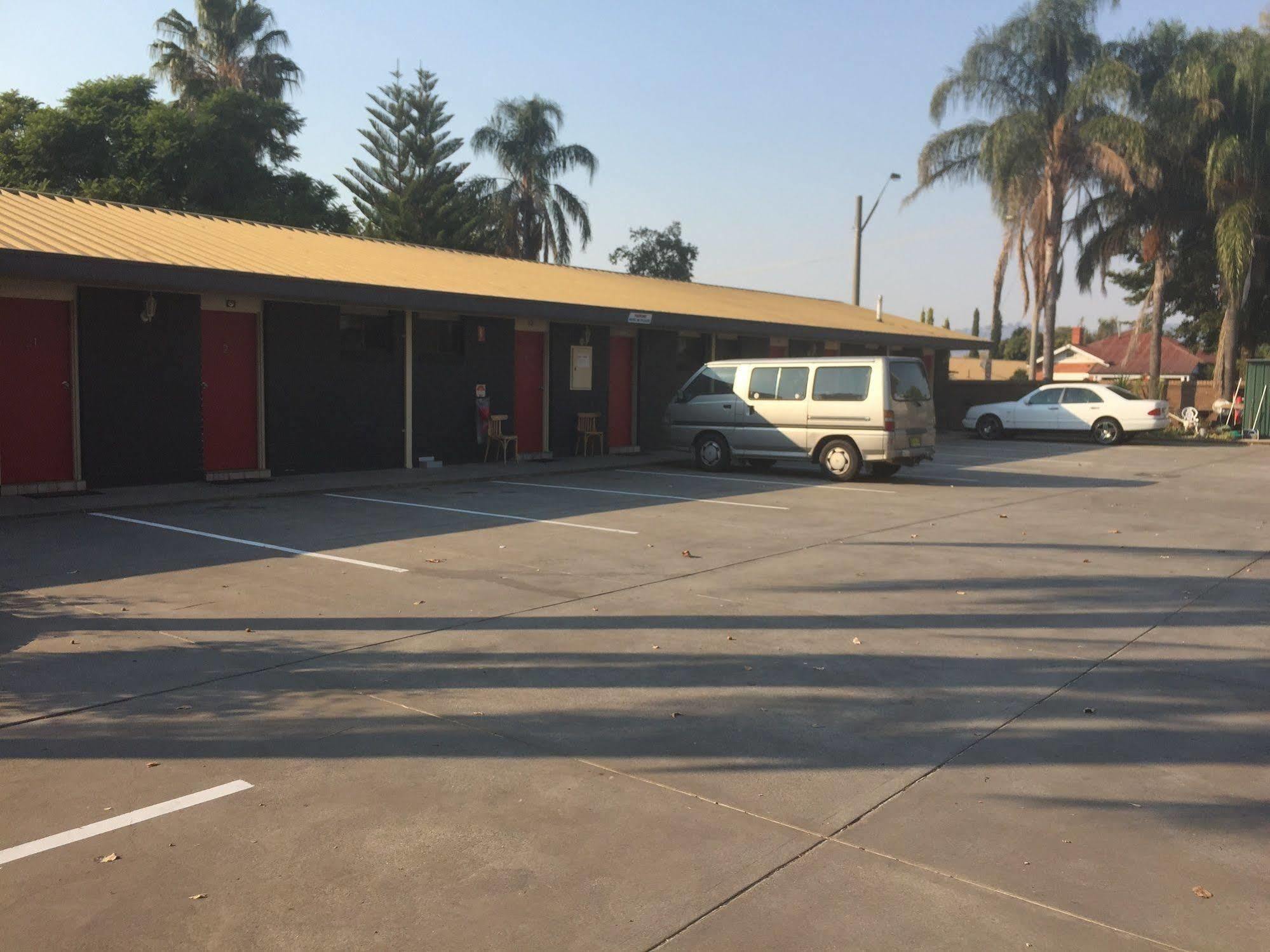 奥尔伯里苑汽车旅馆 外观 照片